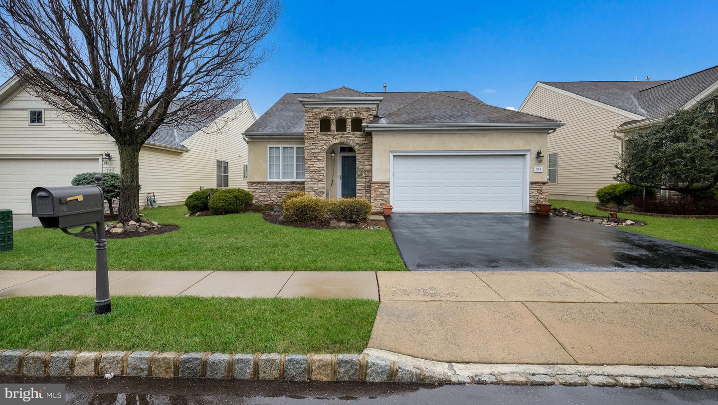 Harrison Ln, Warwick, PA 18974