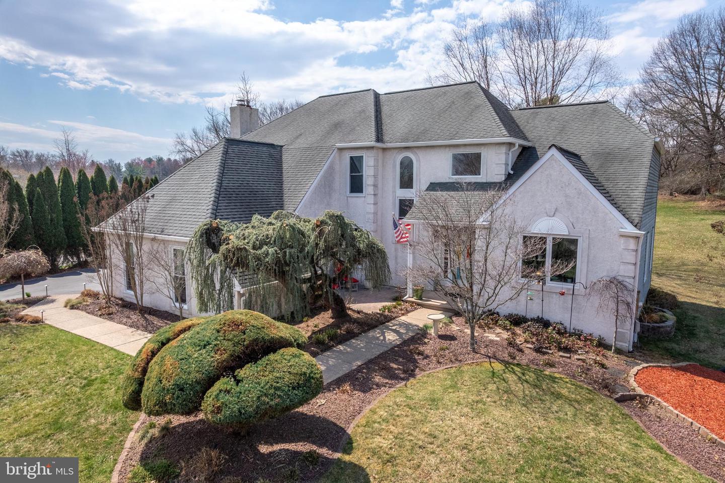 W Windrose Dr, Richboro, PA 18954