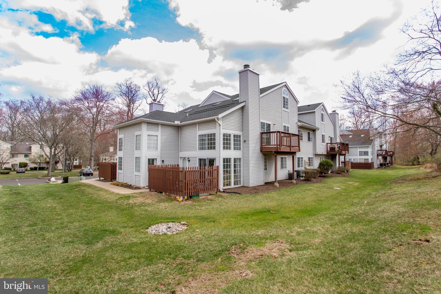 Patrick Pl, Chalfont, PA 18914
