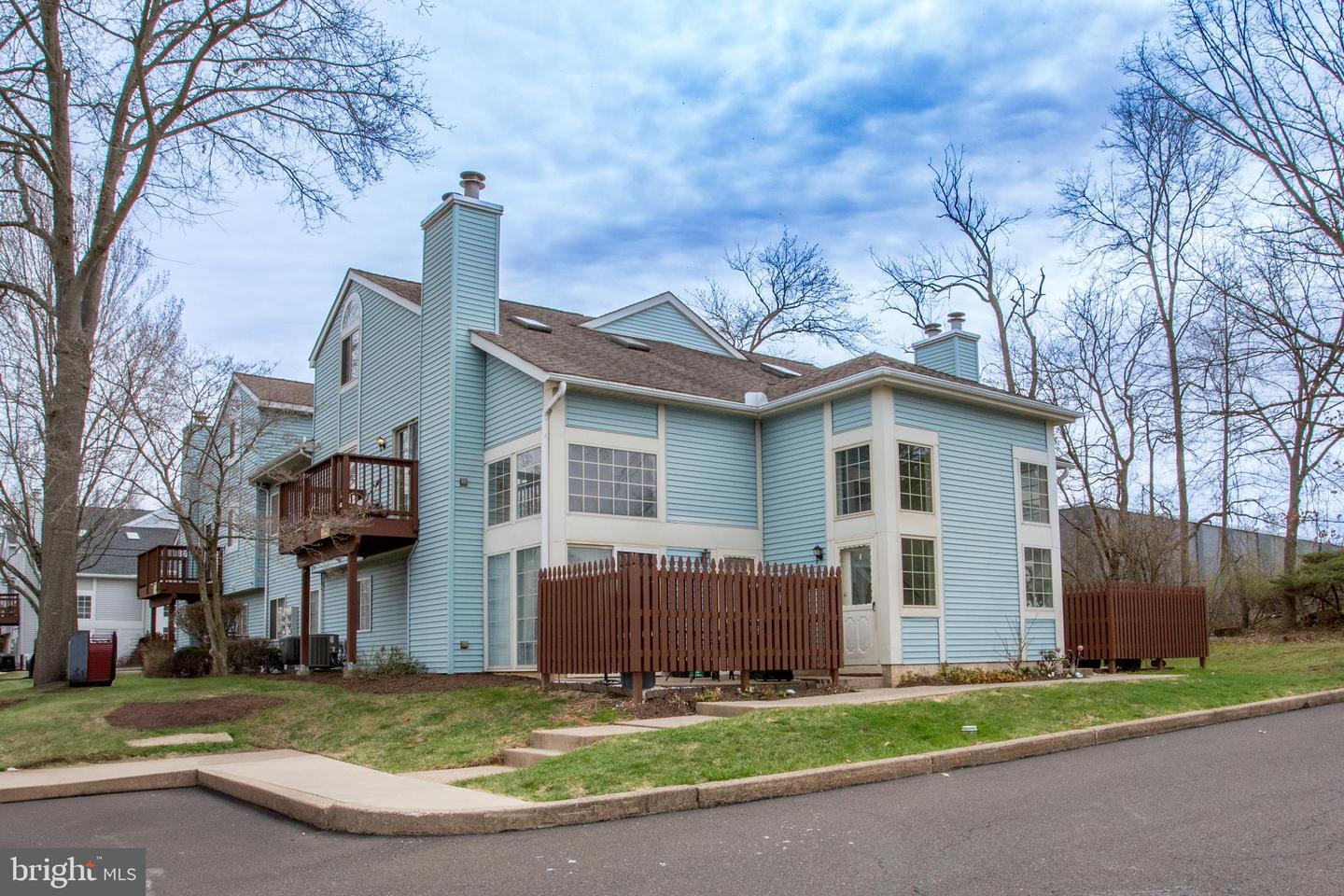 Patrick Pl, Chalfont, PA 18914