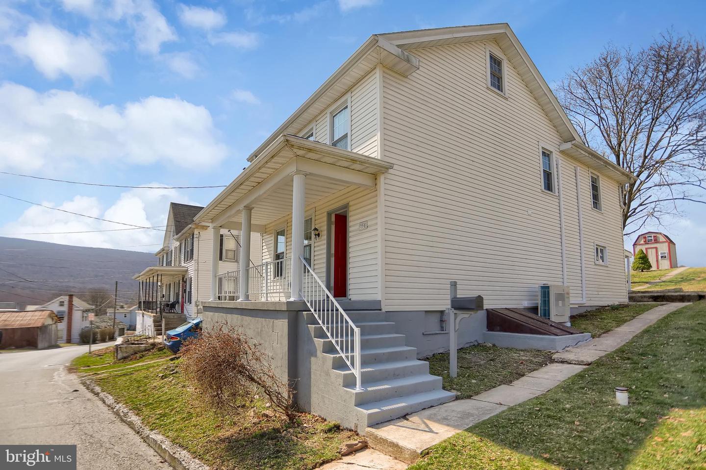 N Water St, Williamstown, PA 17098