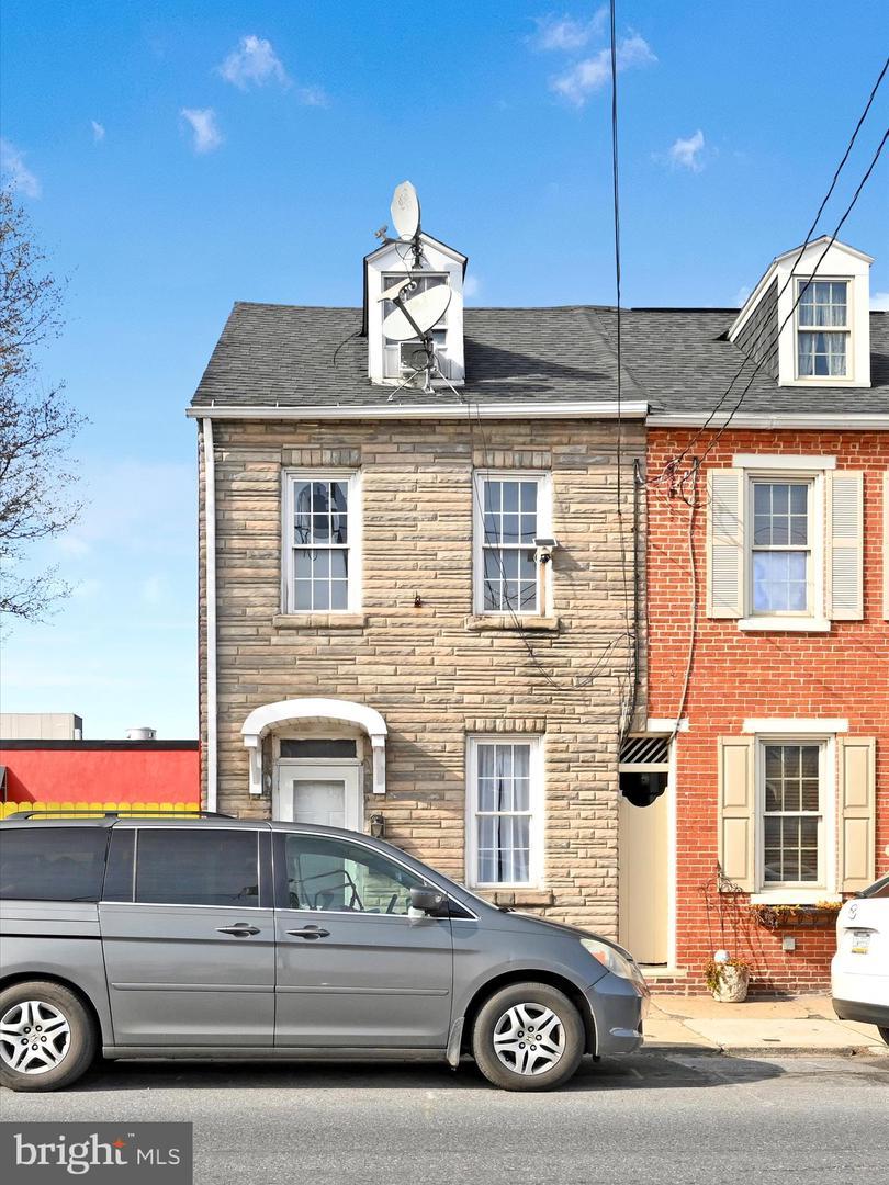 E Chestnut St, Lancaster, PA 17602