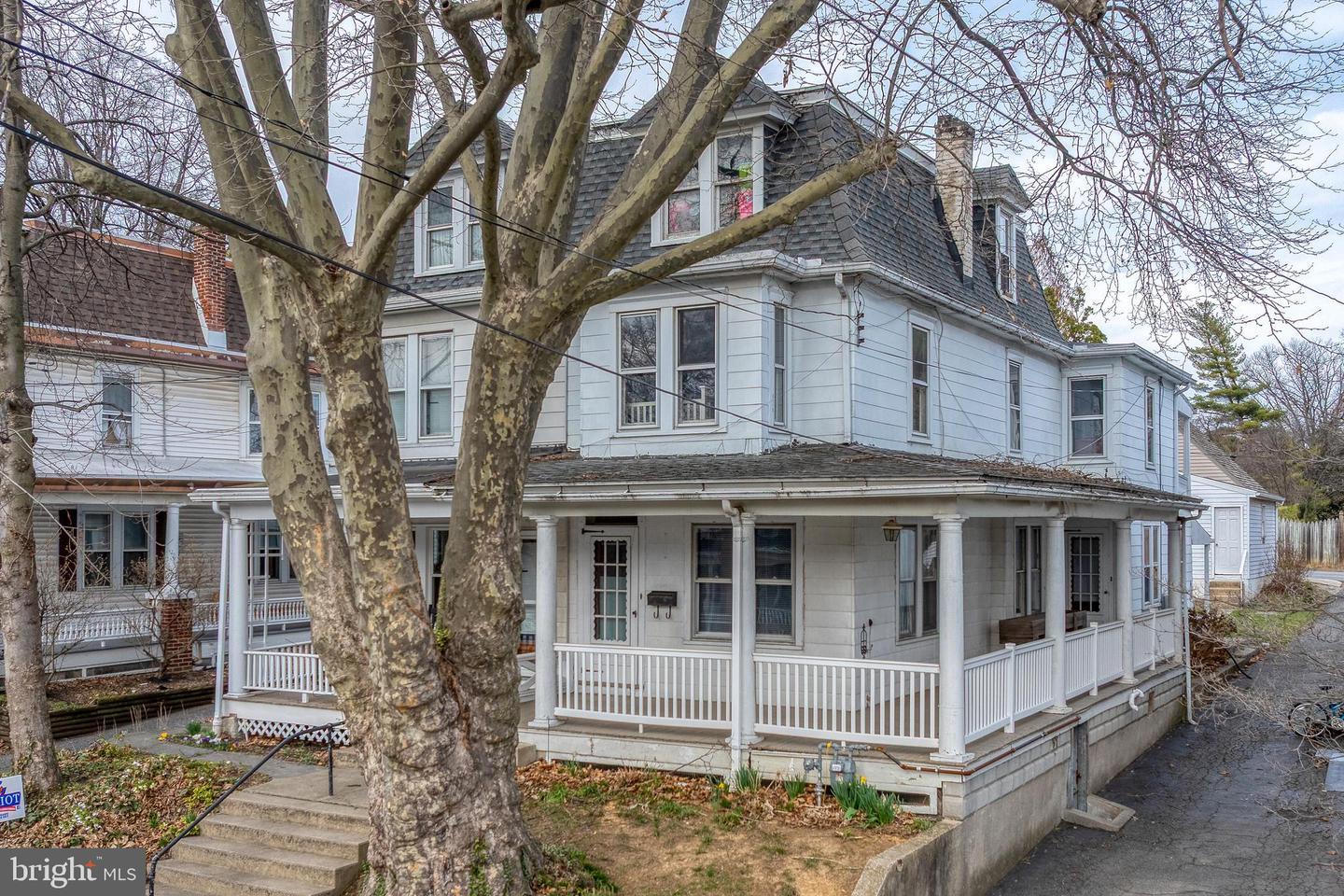 S Hazel St, Manheim, PA 17545