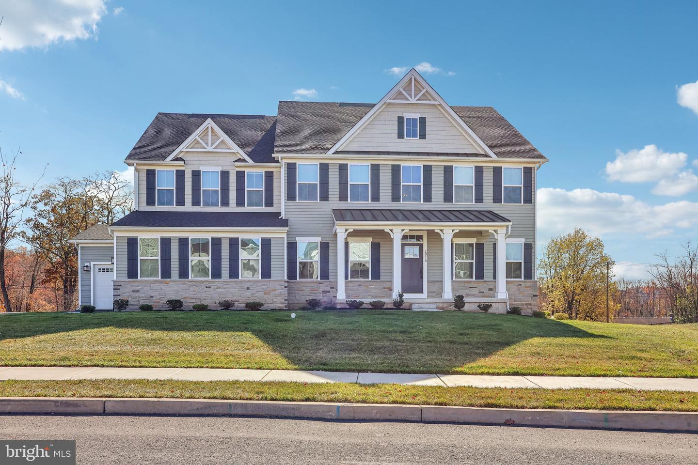 Merion Dr, Center Valley, PA 18034