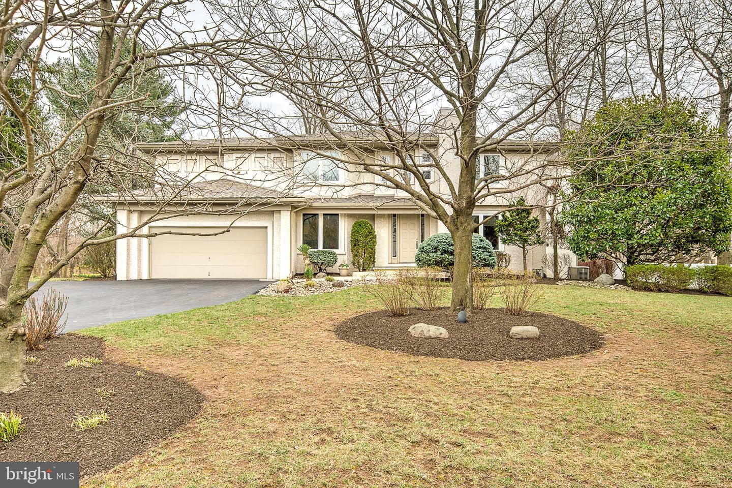 Golden Dr, Dresher, PA 19025
