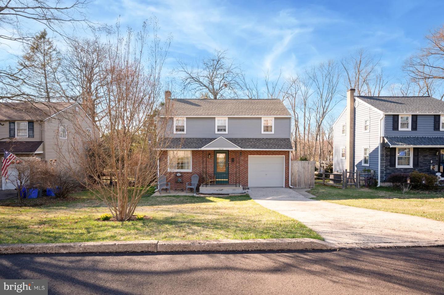 S Linden Ave, Hatboro, PA 19040