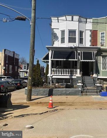 Larchwood Ave, Philadelphia, PA 19143