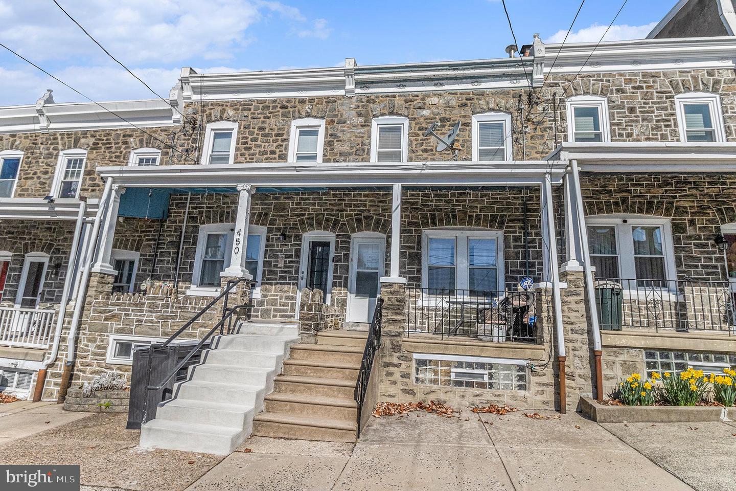 Shurs Ln, Philadelphia, PA 19128