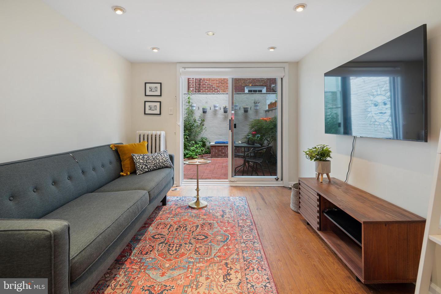Fitzwater St, Philadelphia, PA 19147
