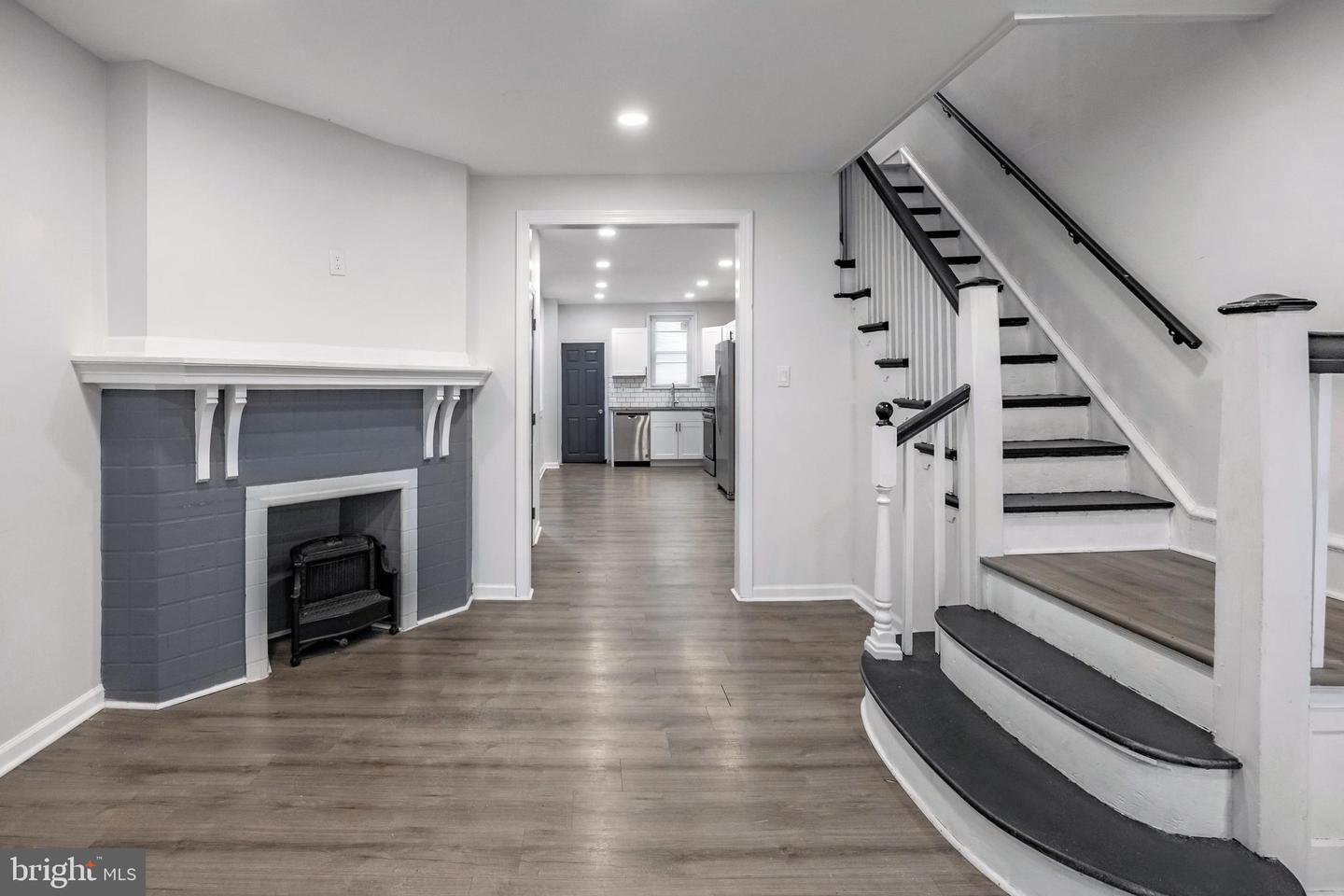Florence Ave, Philadelphia, PA 19143