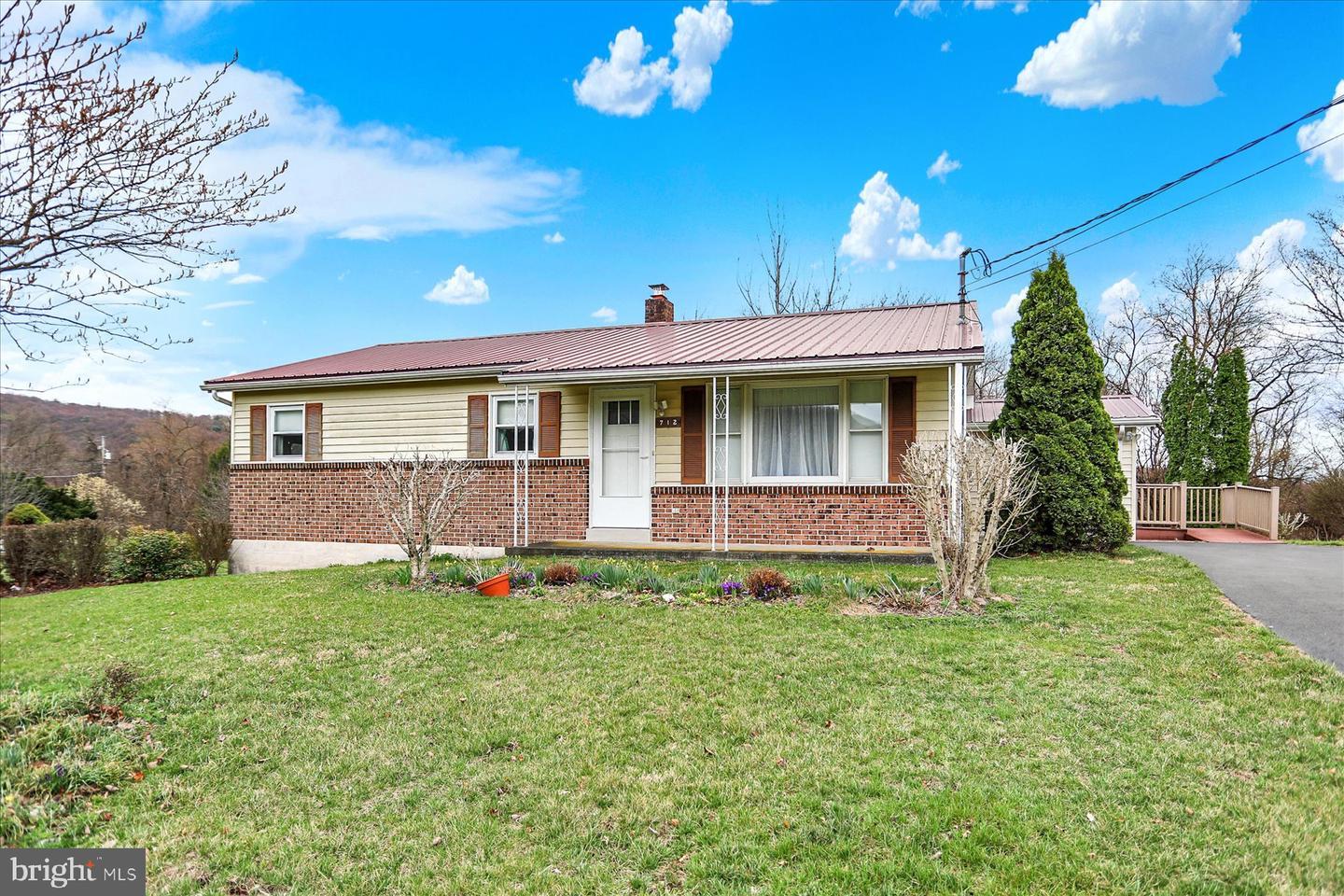Poplar St, Millerstown, PA 17062