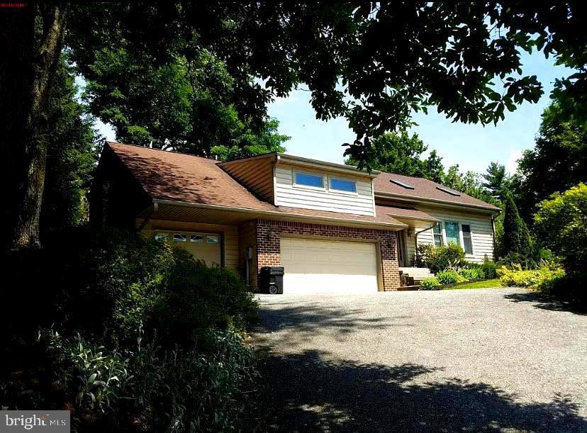 Valley View Rd, York, PA 17403
