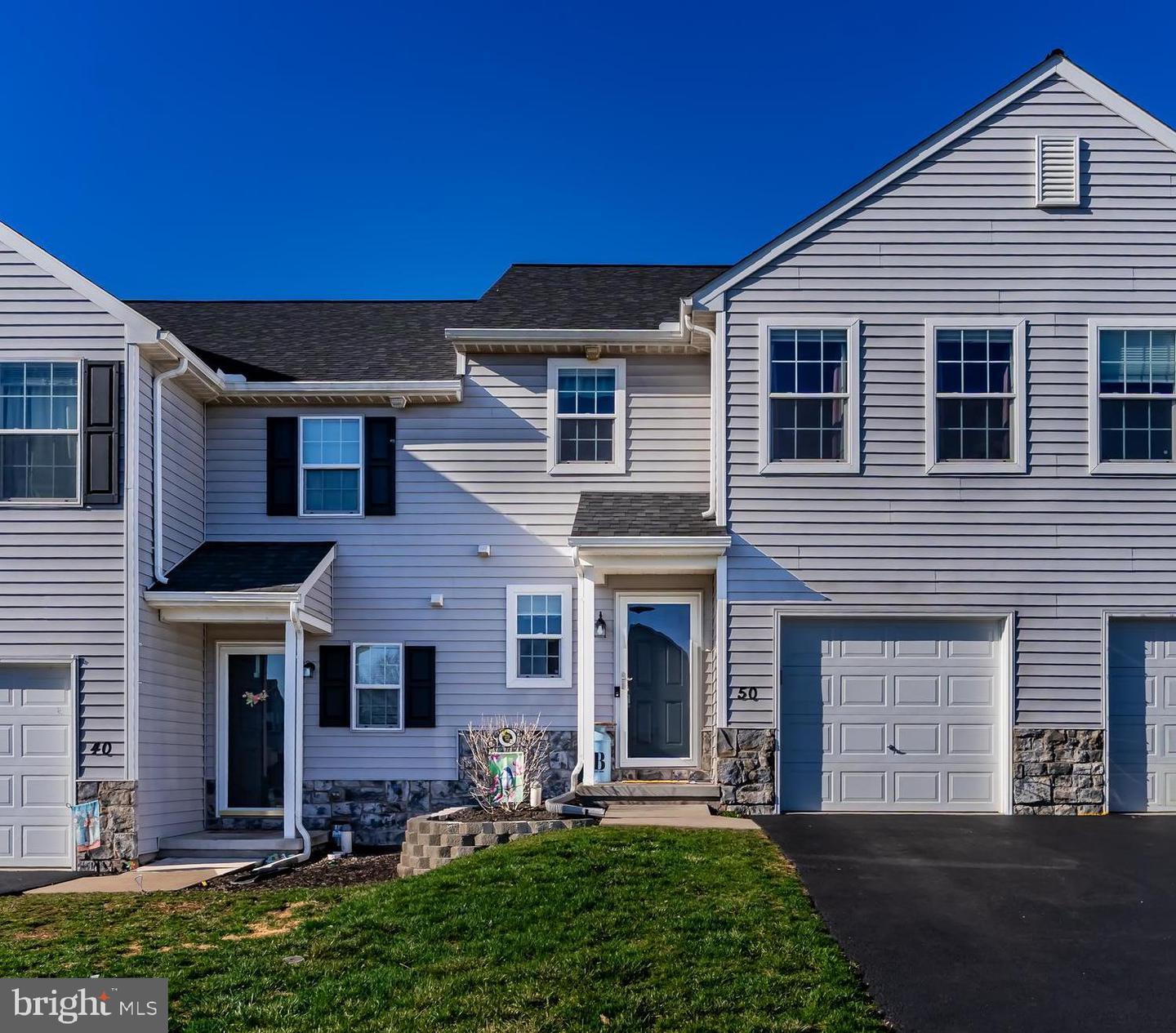 Maple Run Dr, York, PA 17404