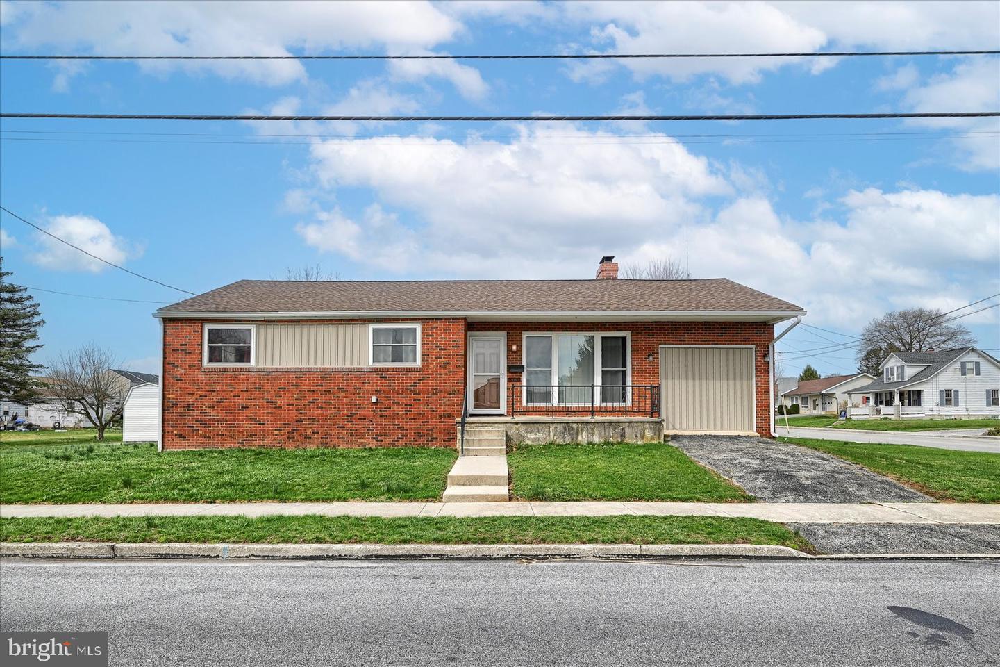 Baer Ave, Hanover, PA 17331