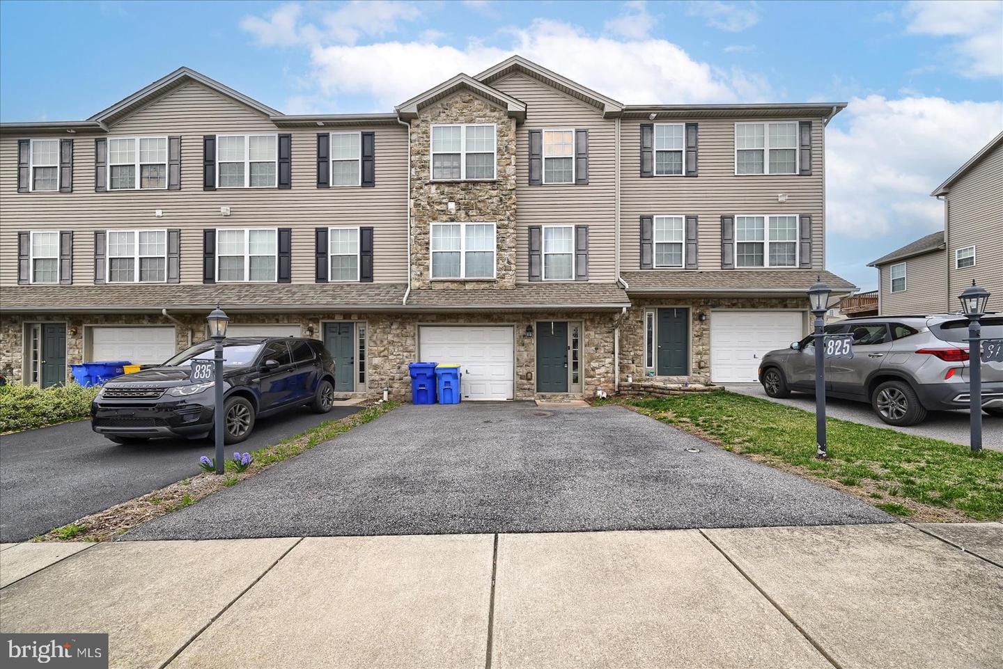 Rachel Dr, York, PA 17404
