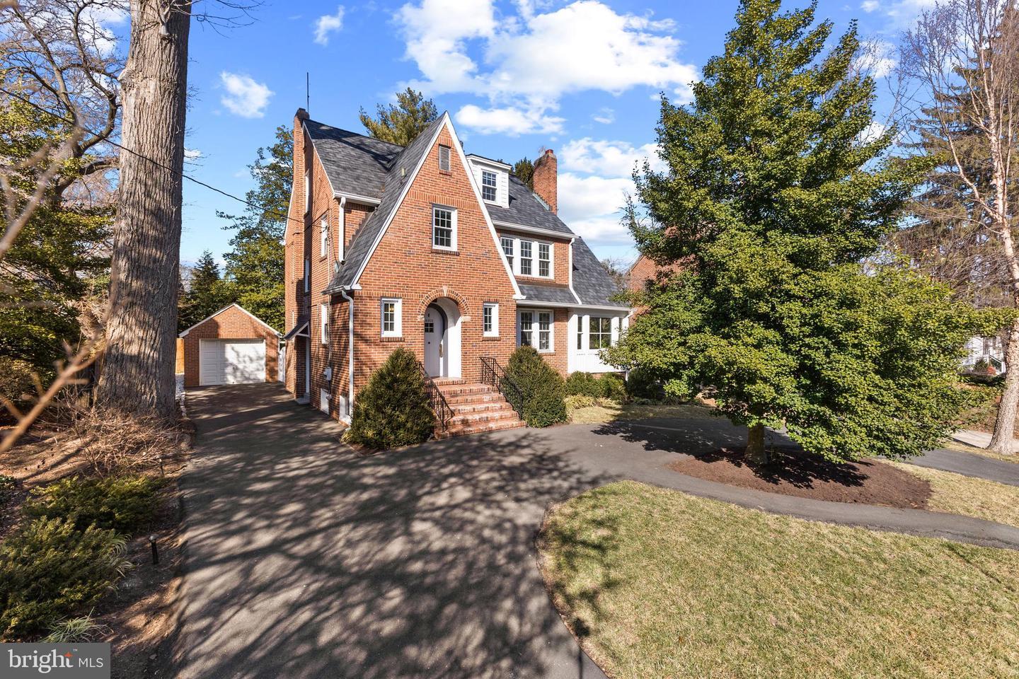 Washington Blvd, Arlington, VA 22205