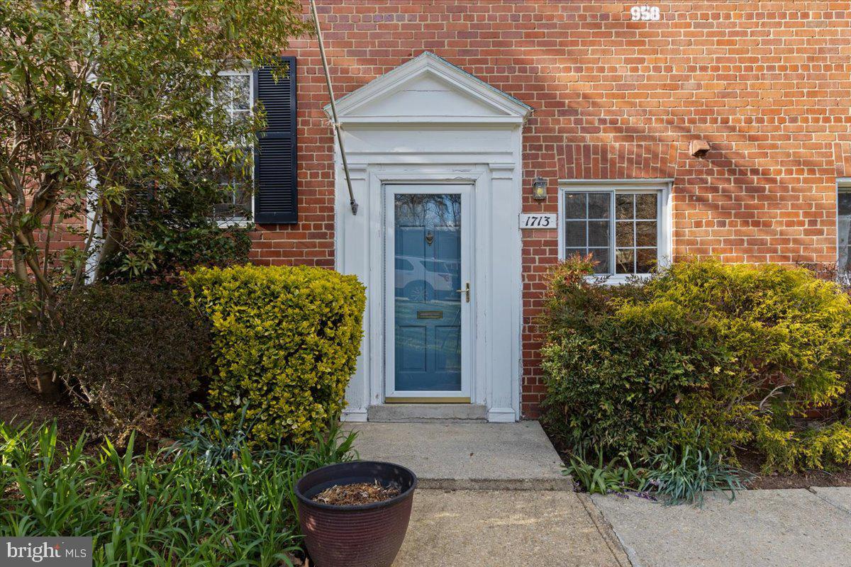 Preston Rd, Alexandria, VA 22302