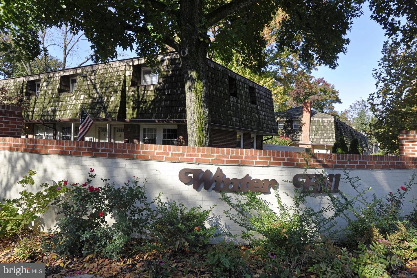 Hampton Ct, Falls Church, VA 22046