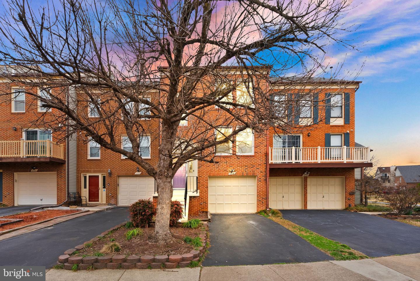 Tartan Vista Dr, Alexandria, VA 22312