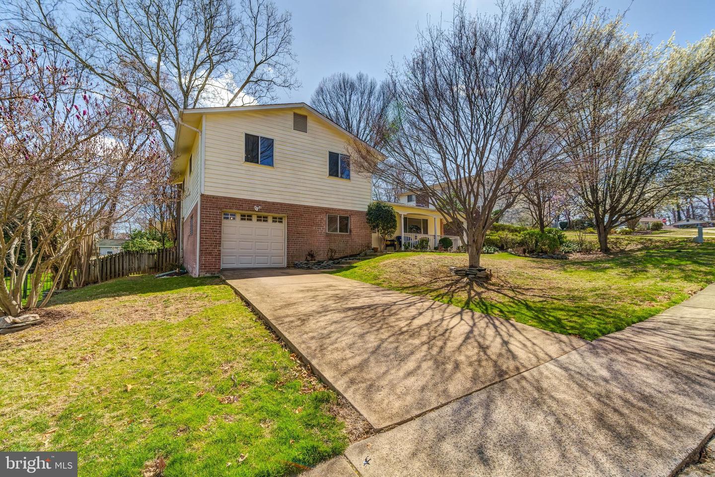 Wycliff Ln, Fairfax, VA 22032