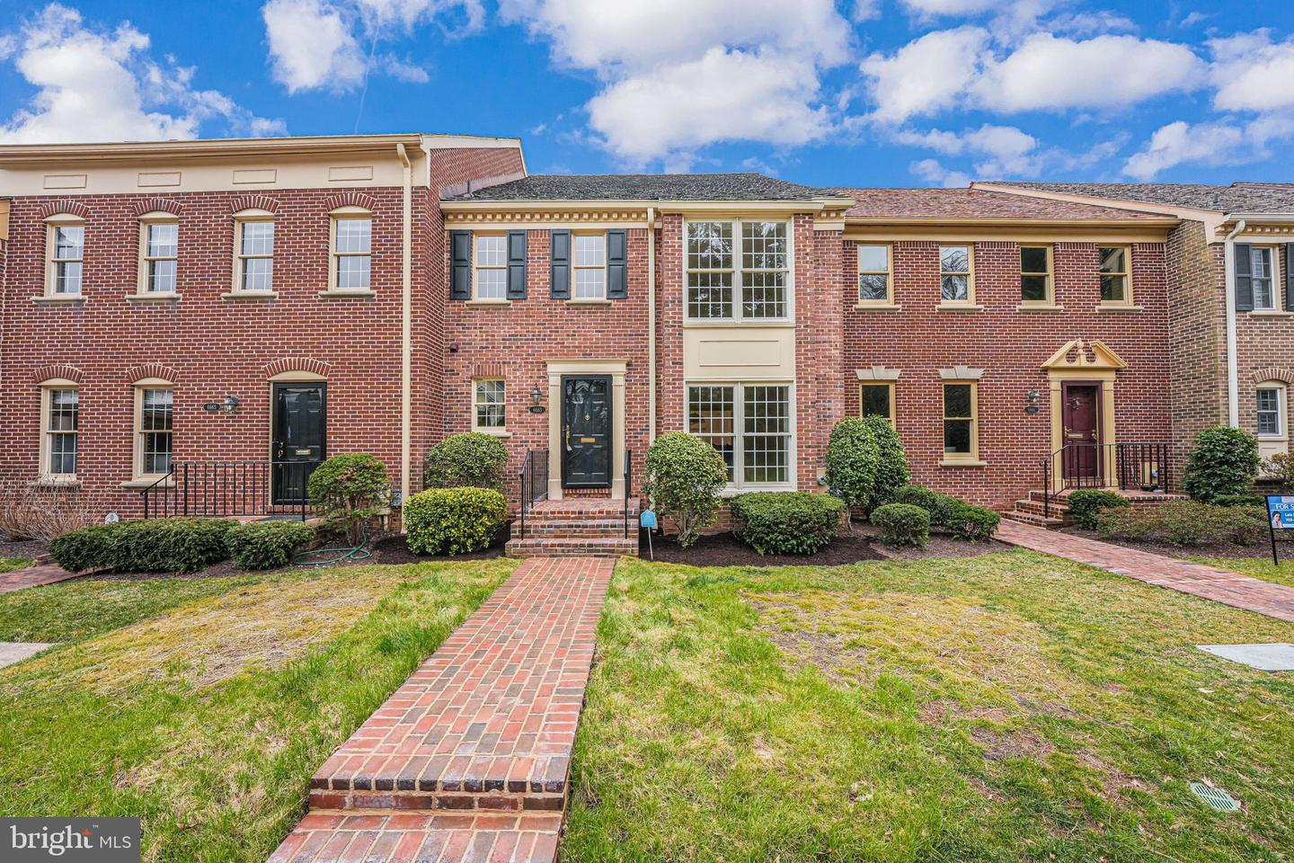 Madison Mclean Dr, Mc Lean, VA 22101