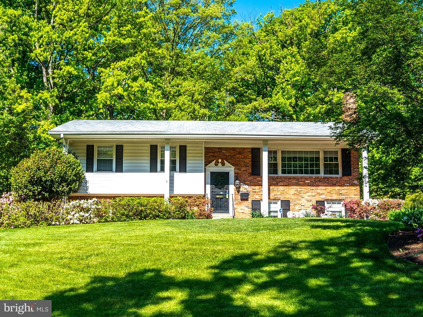 Kingston Dr, Annandale, VA 22003