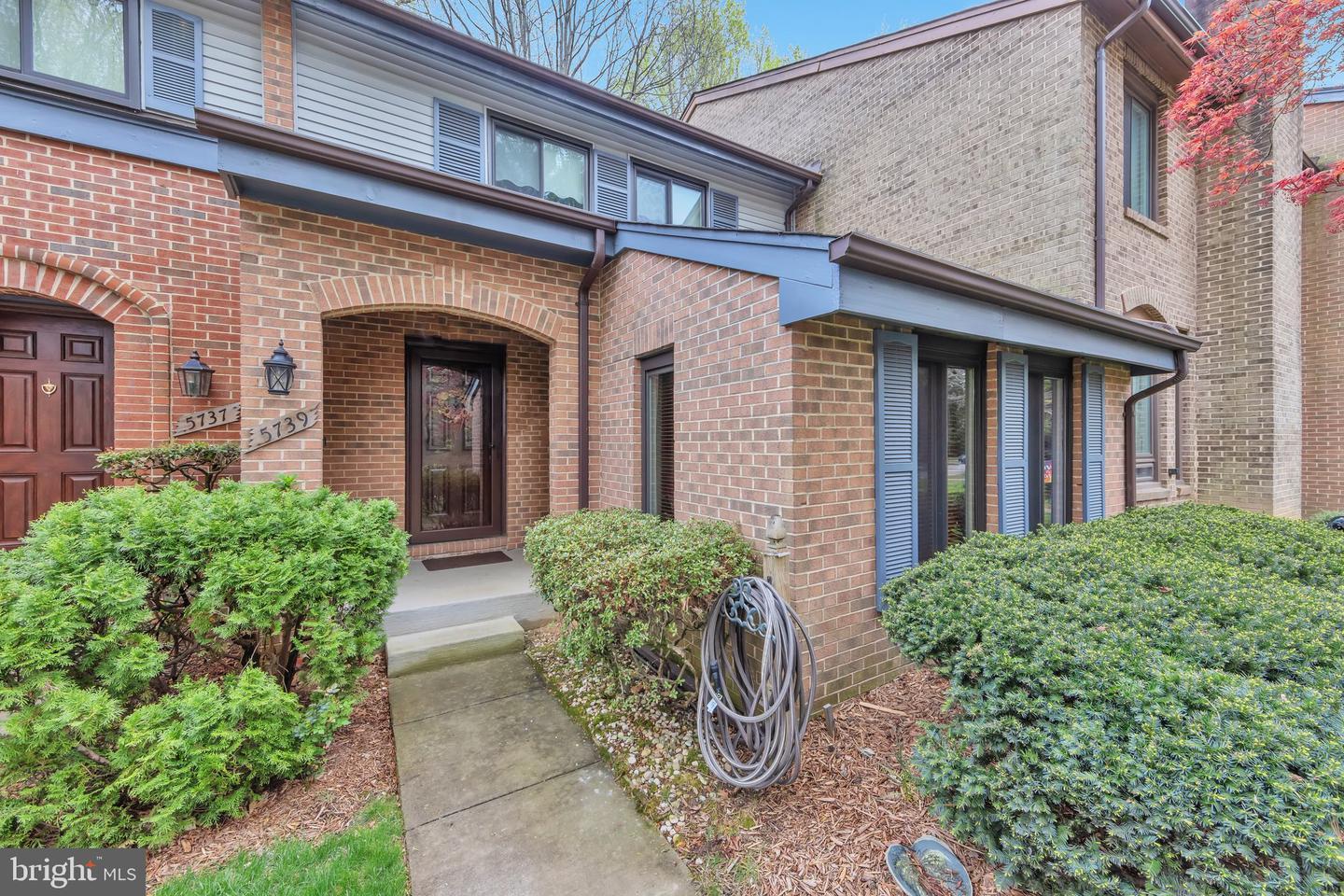 Waters Edge Landing Ct, Burke, VA 22015