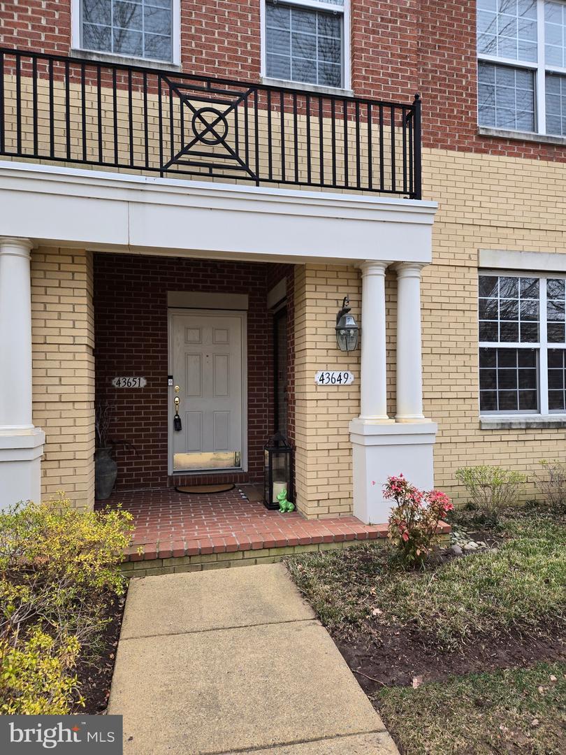 Mcdowell Sq, Leesburg, VA 20176