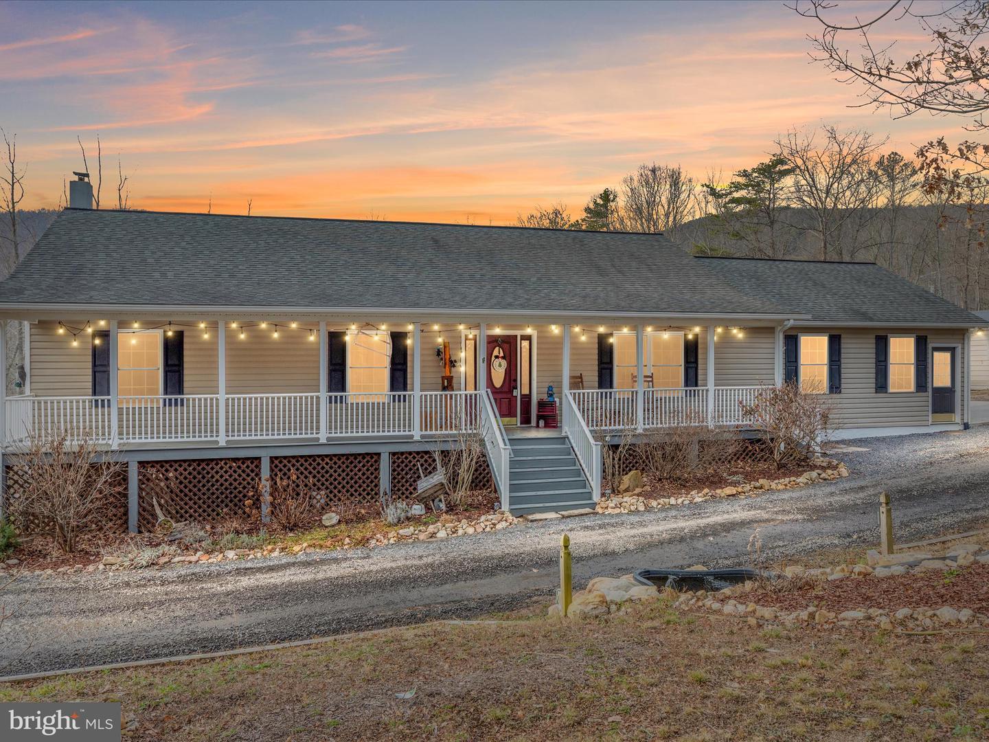 Woodstock Tower Rd, Fort Valley, VA 22652