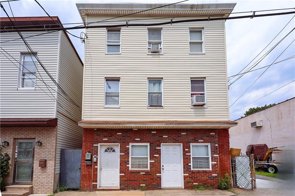 14th Rd, College Point, NY 11356