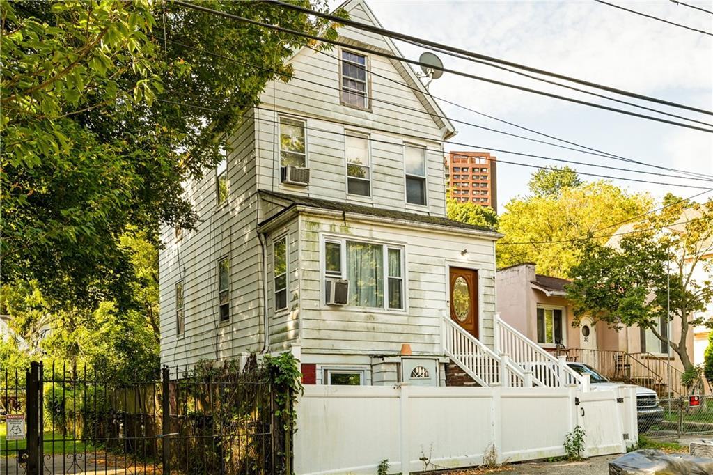 Pleasant Valley Ave, Staten Island, NY 10304