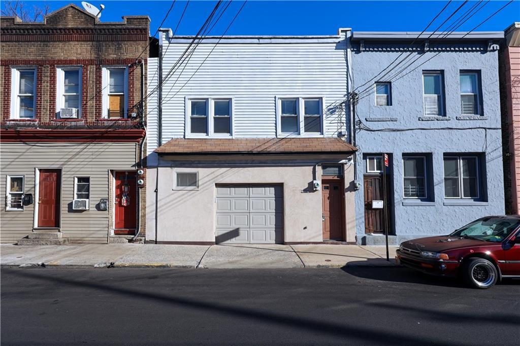 Van Pelt Ave, Staten Island, NY 10303