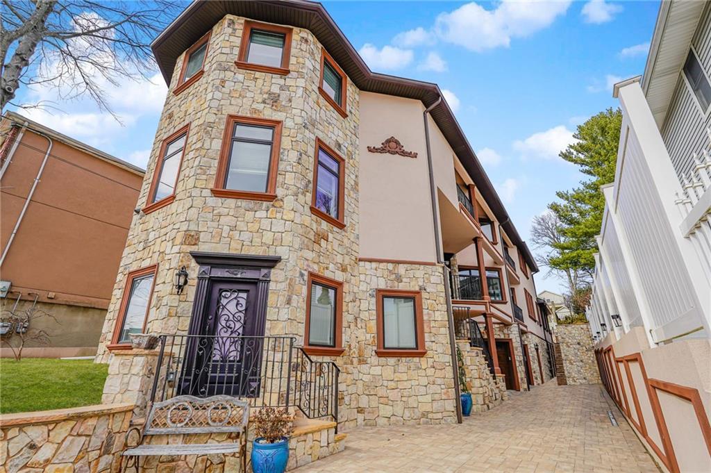 Amboy Rd, Staten Island, NY 10309
