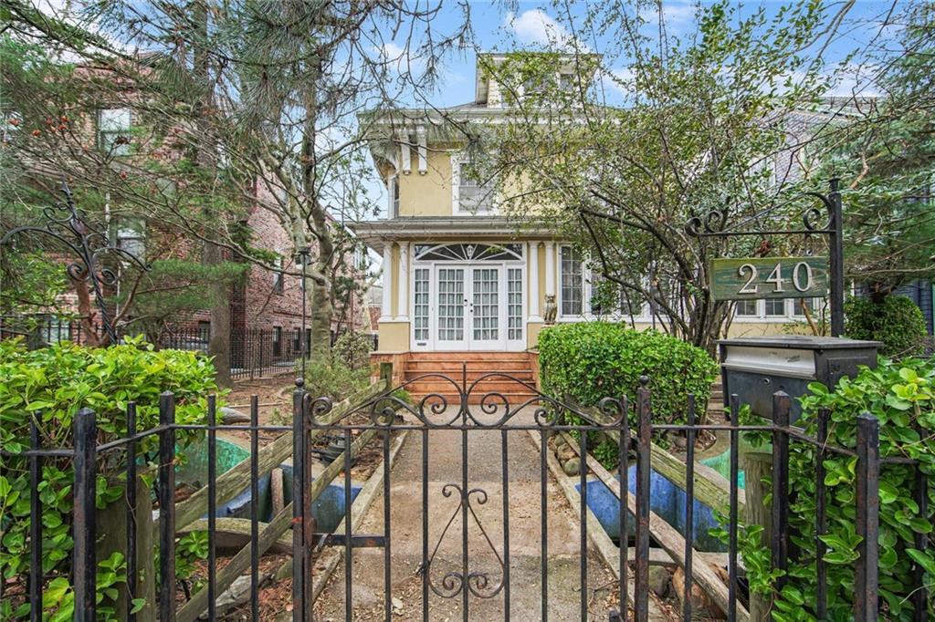 76th St, Brooklyn, NY 11209