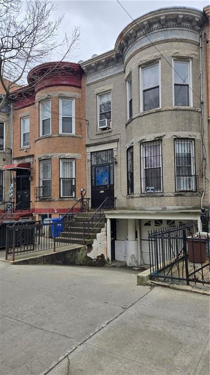 52nd St, Brooklyn, NY 11220
