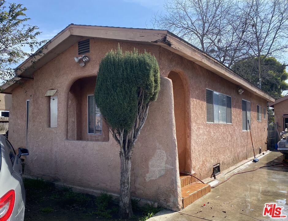 W 99th St, Los Angeles, CA 90044