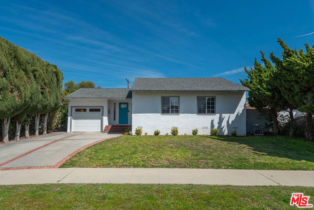 W 77th St, Los Angeles, CA 90045
