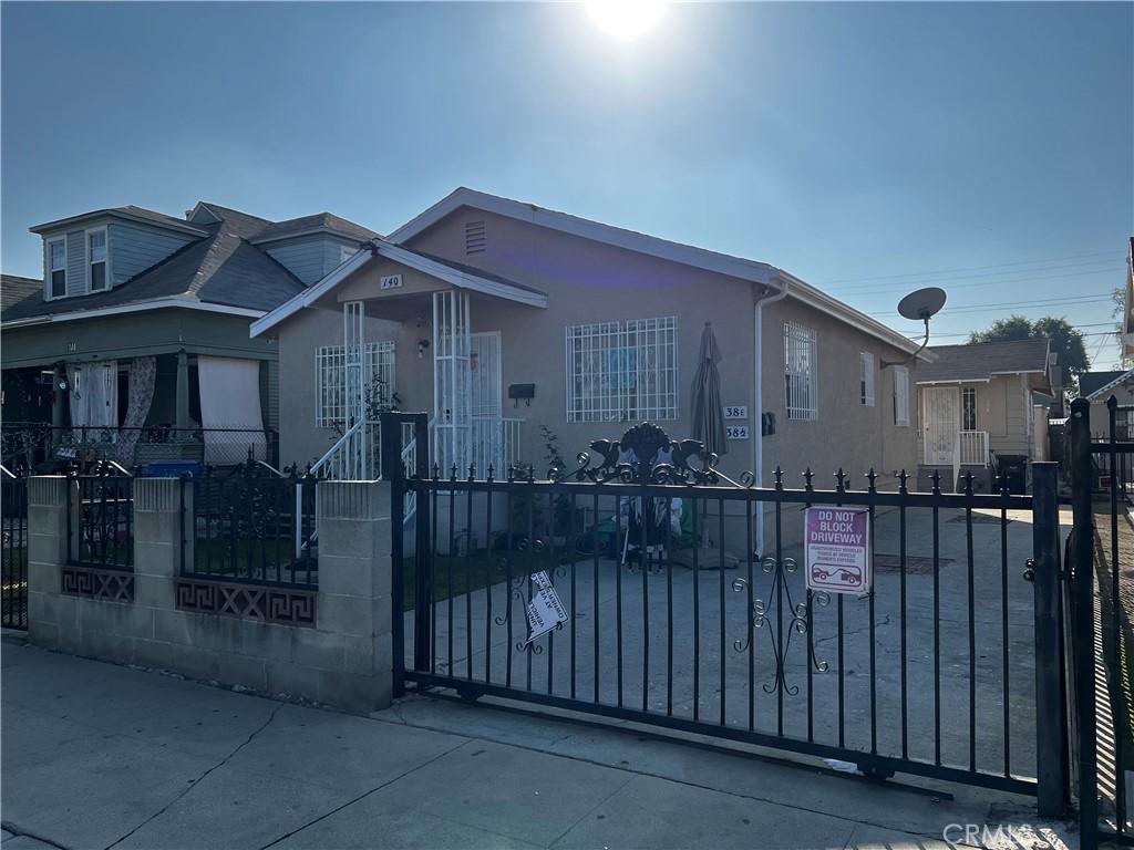 E 60th St, Los Angeles, CA 90003