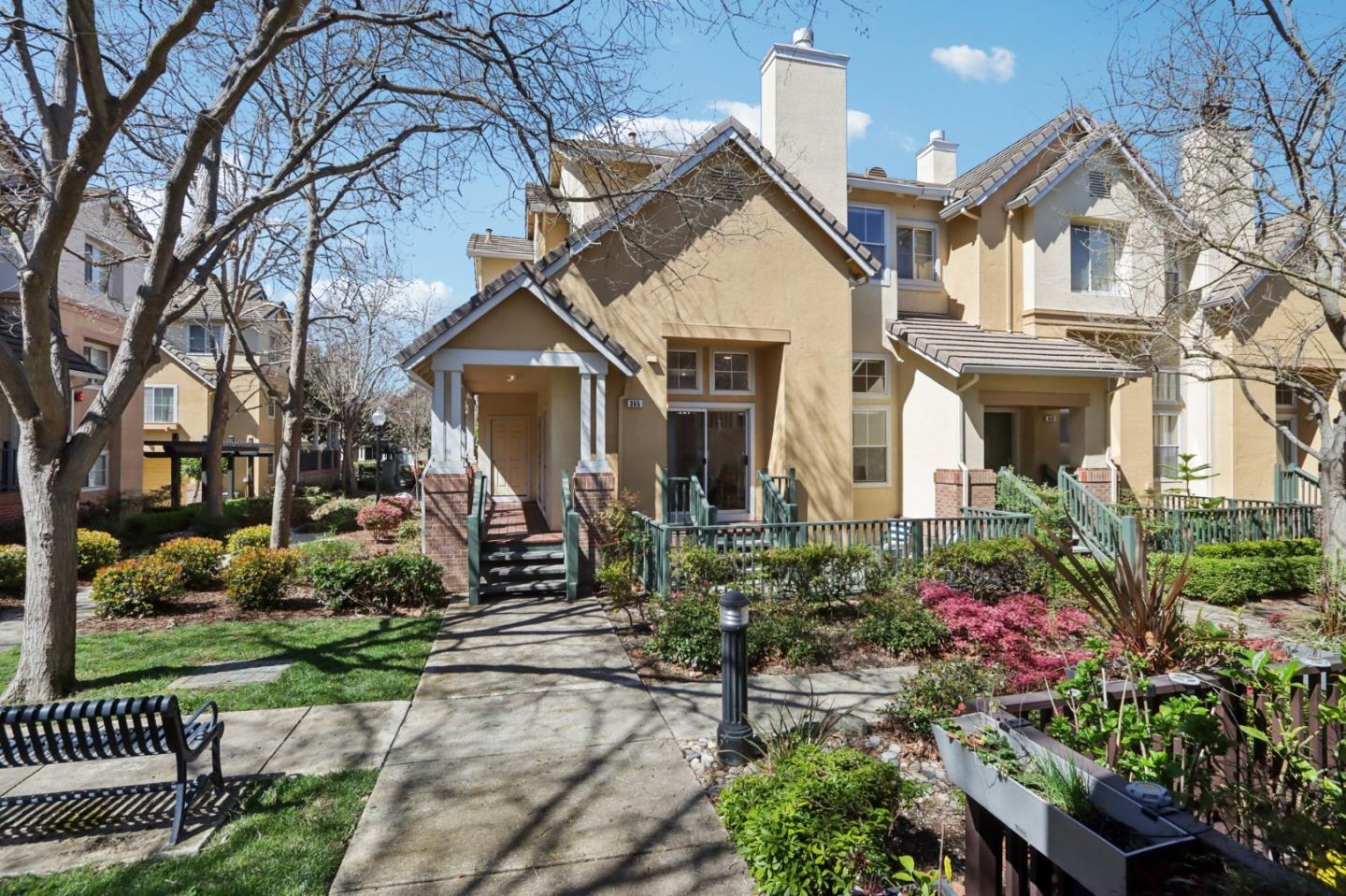 Snyder Ln, Mountain View, CA 94043