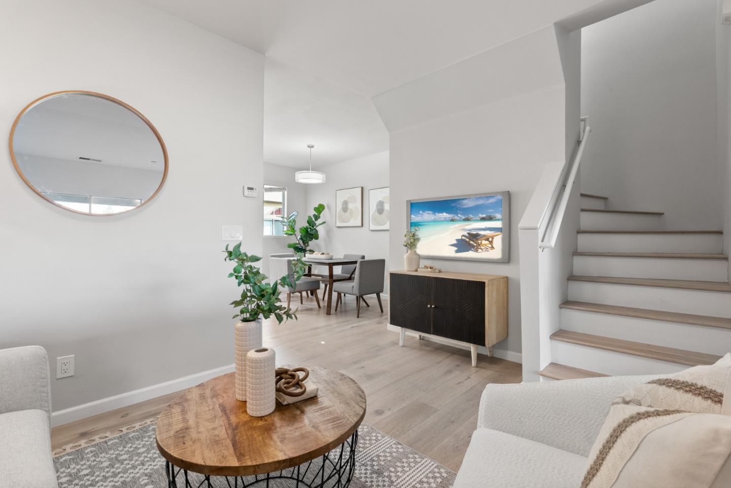Holly Ct, Mountain View, CA 94043
