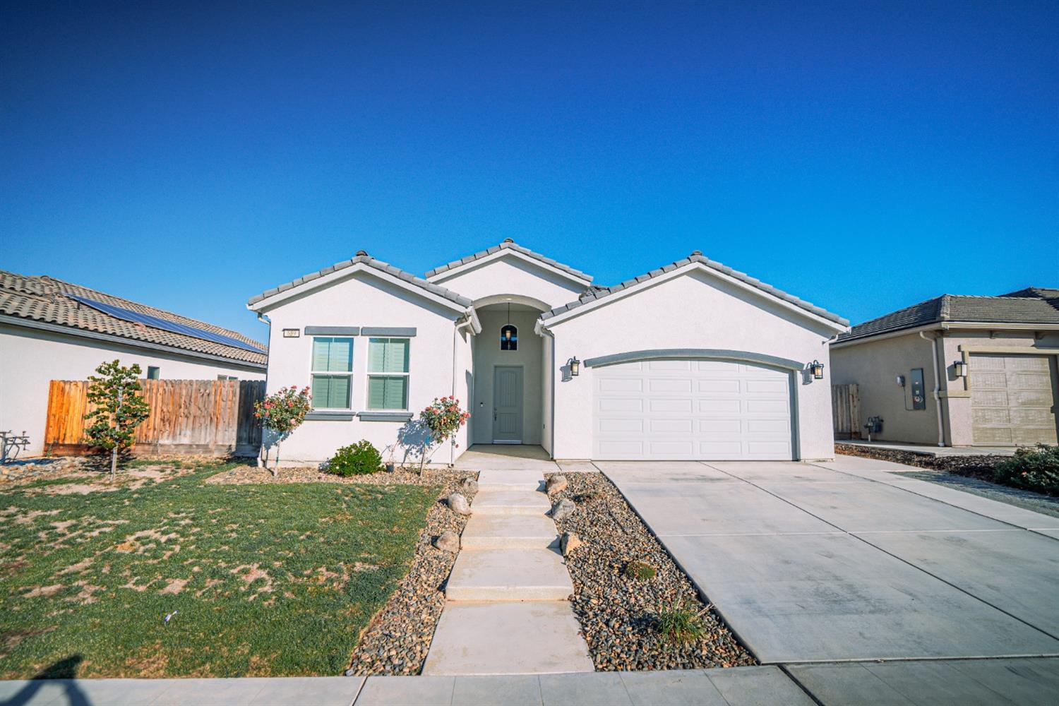 Mesa Dr S, Madera, CA 93636