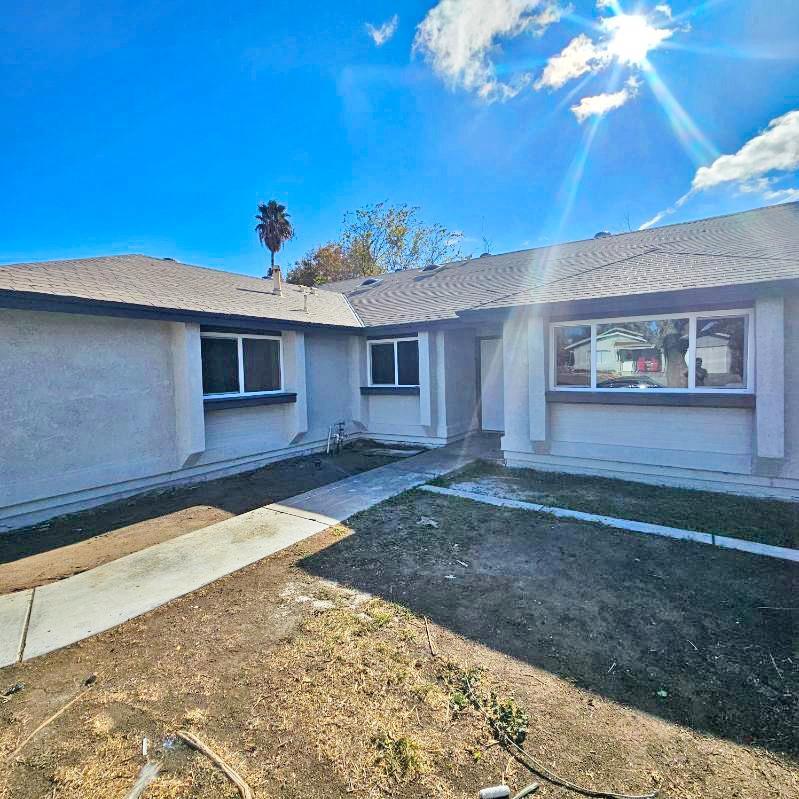 San Benito St, Avenal, CA 93204
