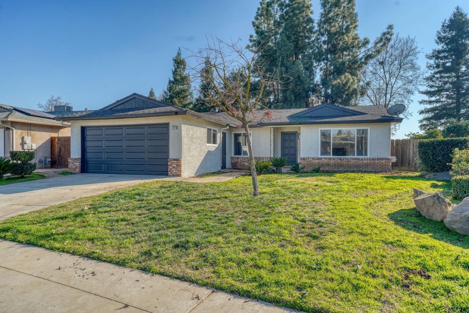 W Pinedale Ave, Fresno, CA 93711