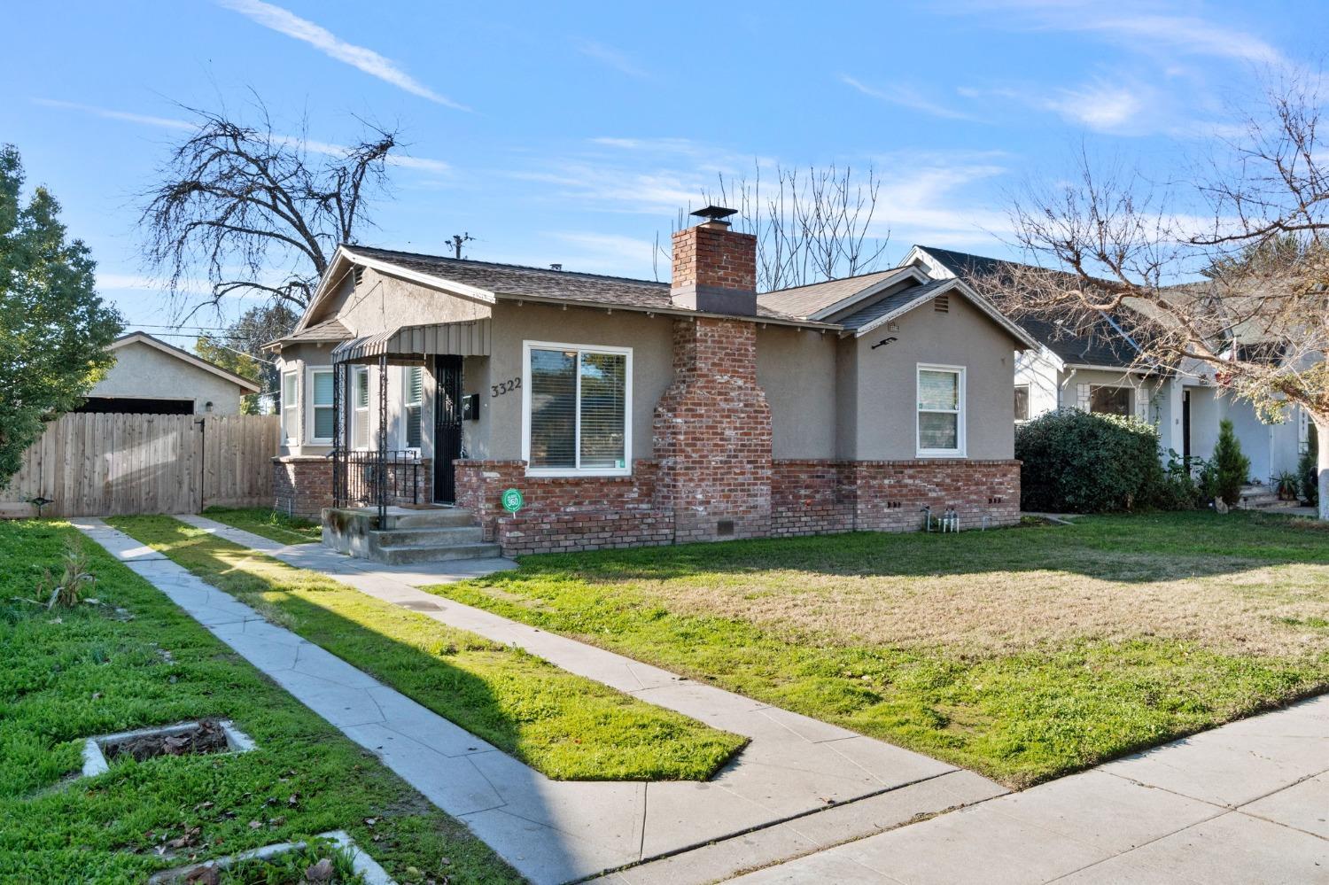 E Lamona Ave, Fresno, CA 93703
