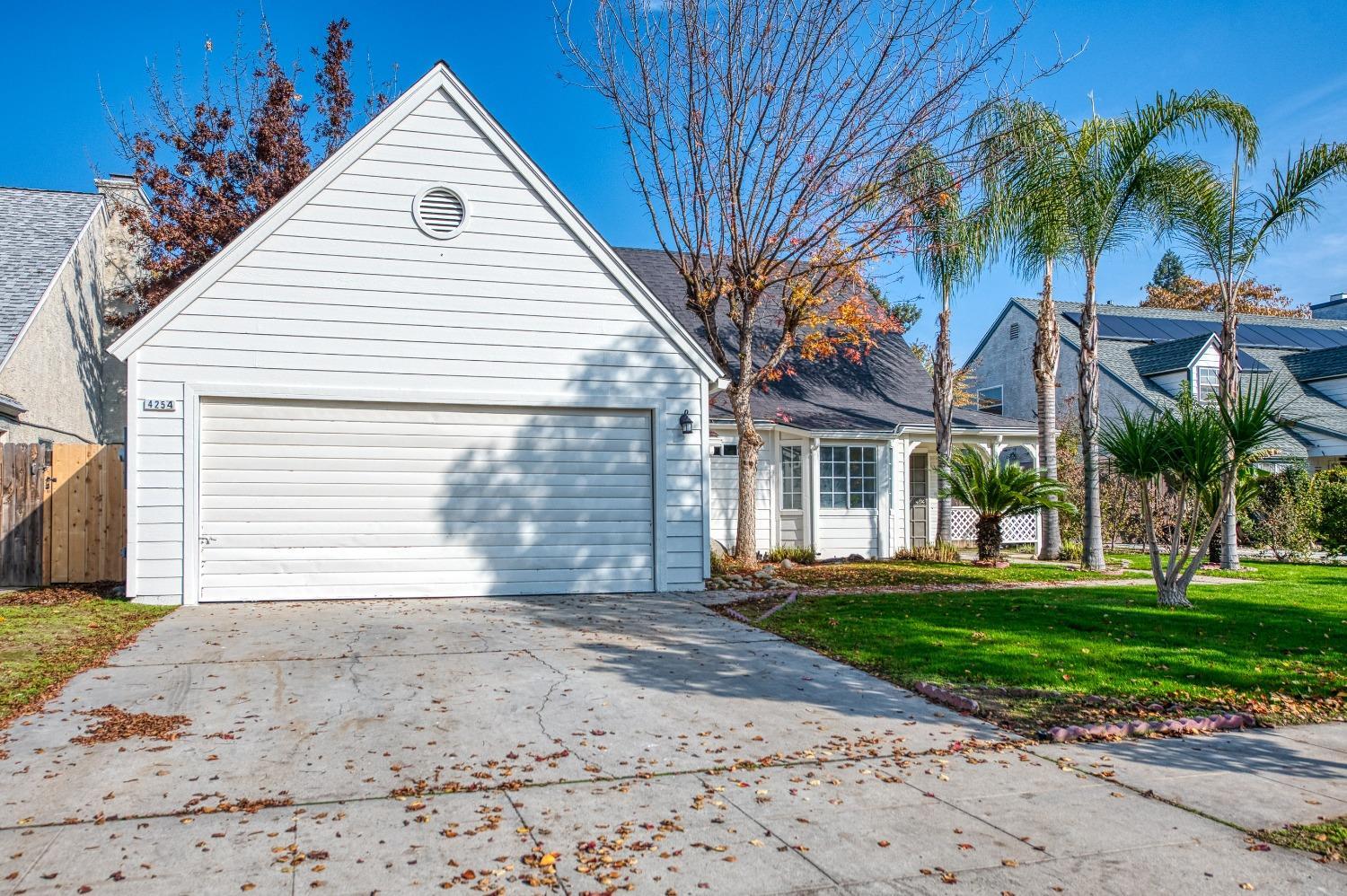 W Capitola Ave, Fresno, CA 93722