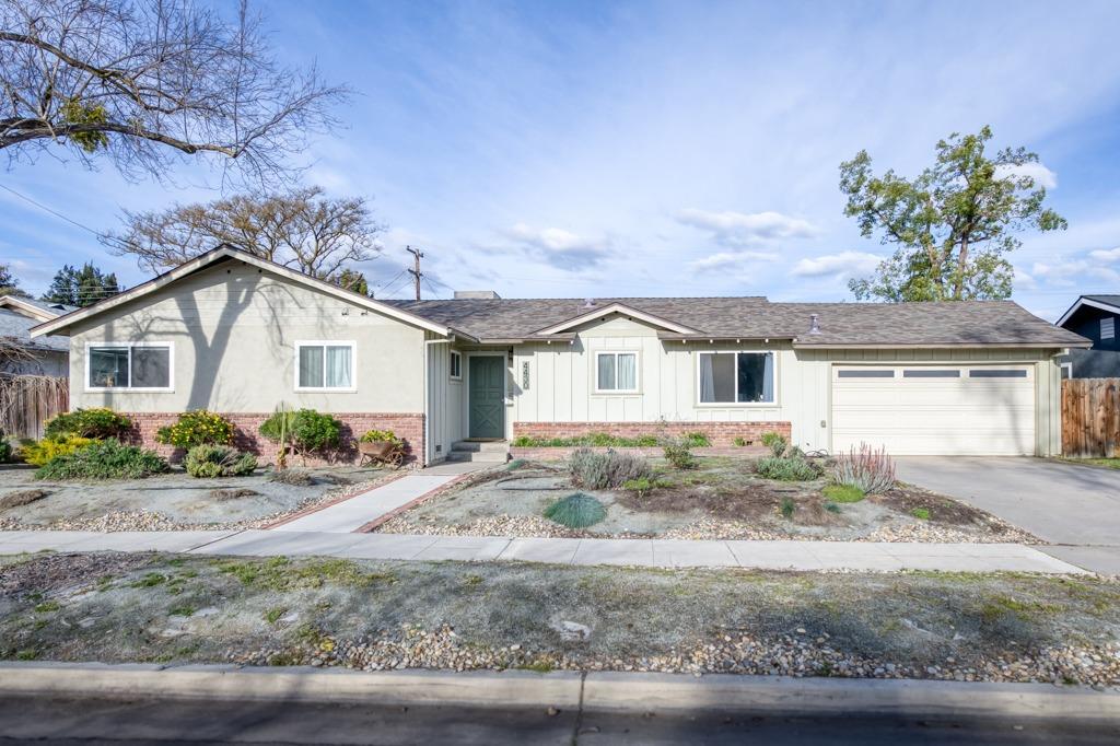 N Van Dyke Ave, Fresno, CA 93705