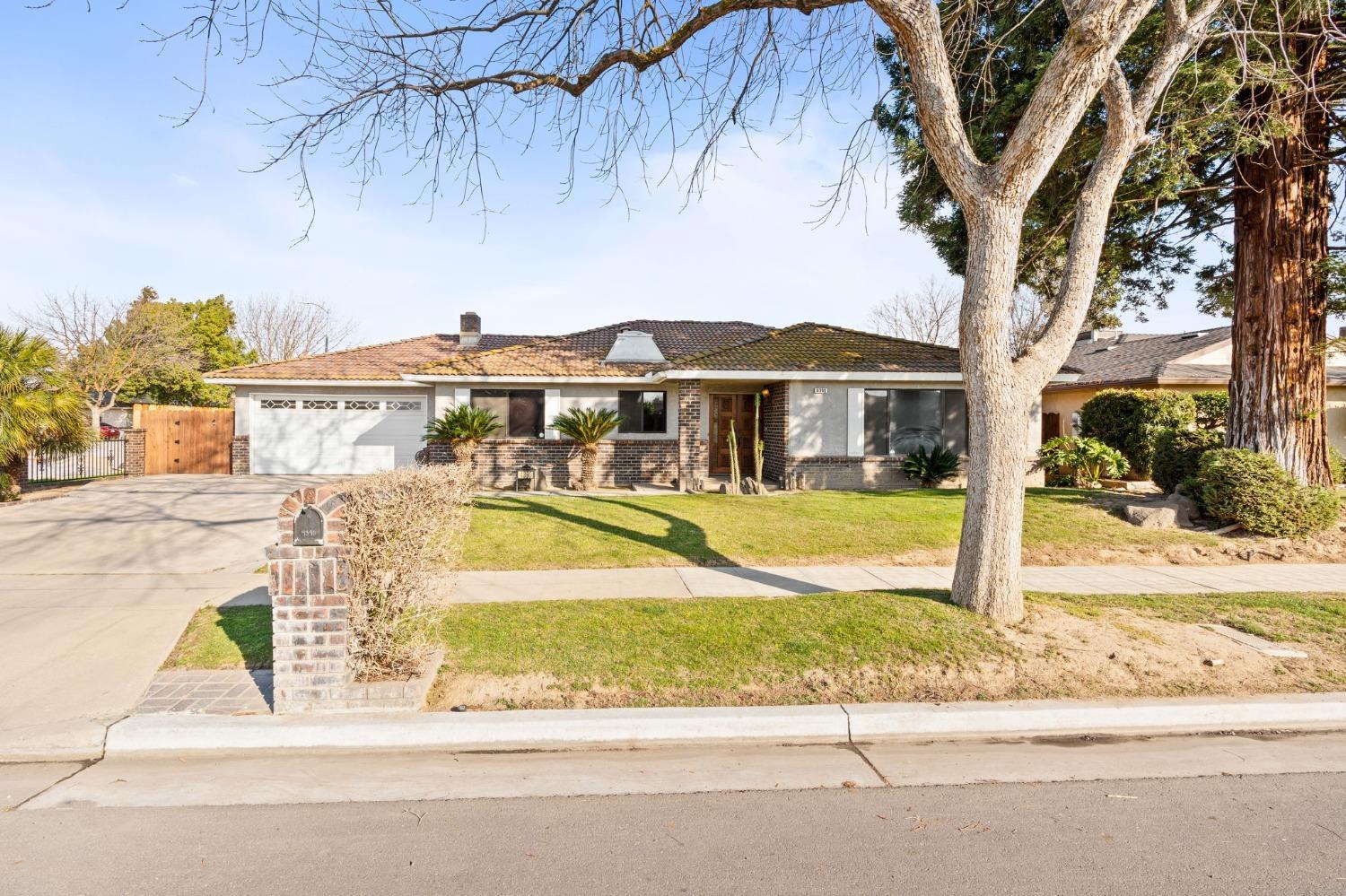 N Hazel Ave, Fresno, CA 93722