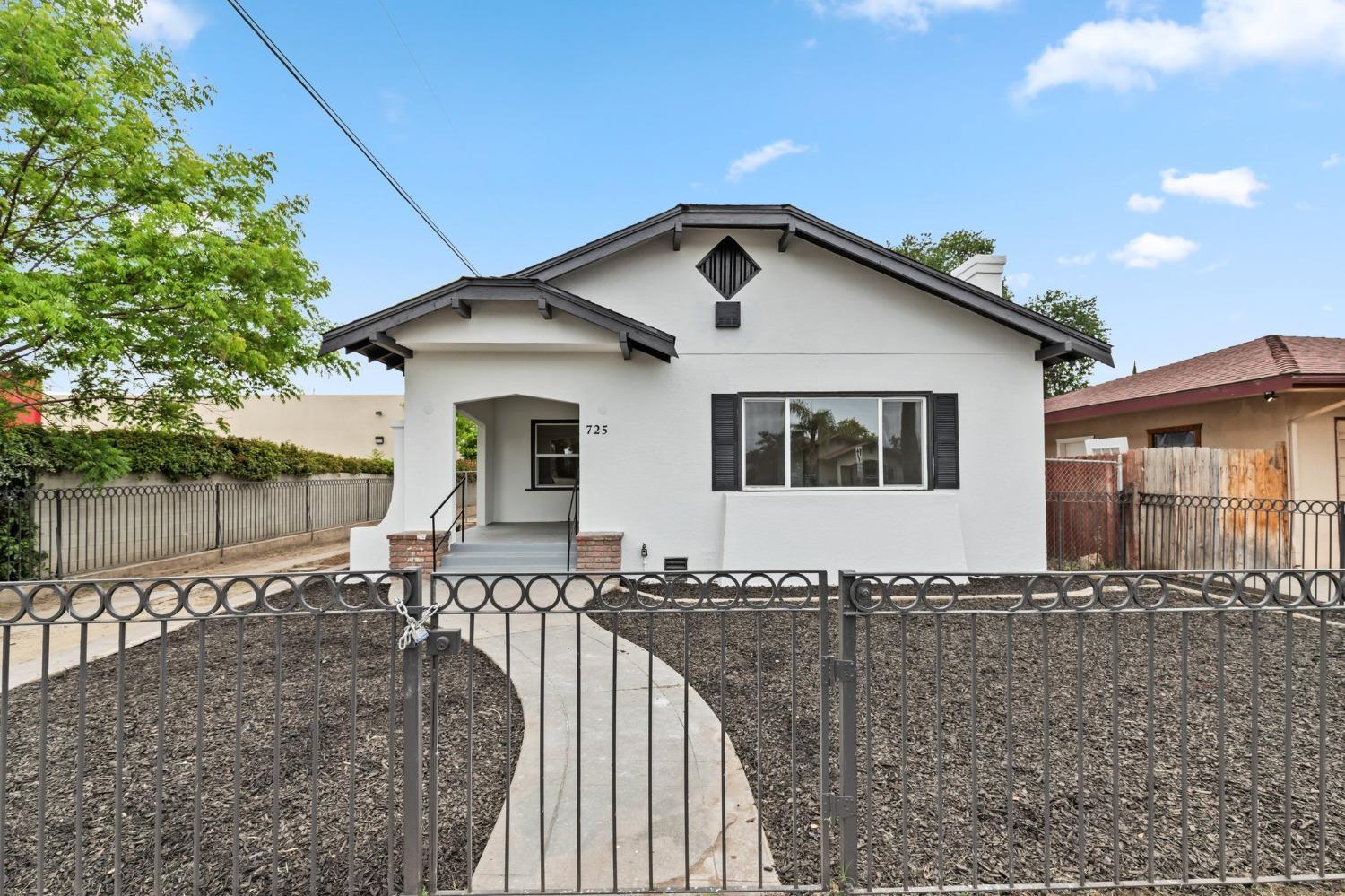 S 5th St, Fresno, CA 93702
