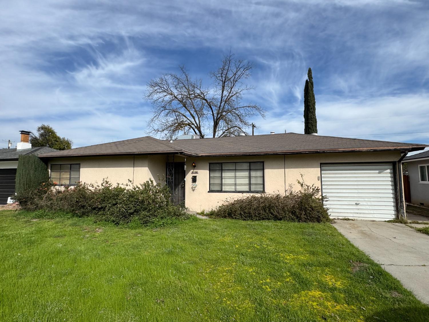 E Cornell Ave, Fresno, CA 93703