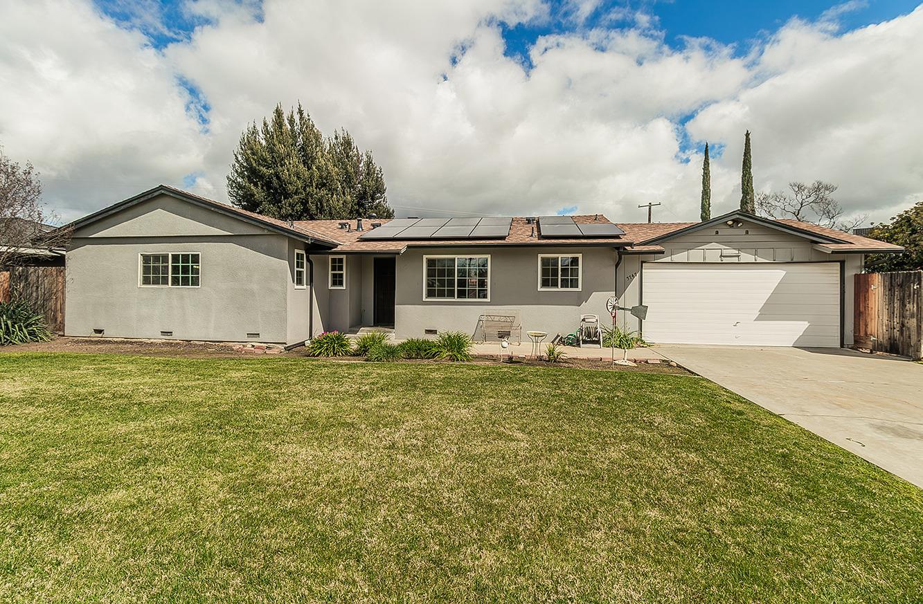 E Bernadine Dr, Fresno, CA 93727